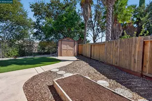 1812 Elkwood Dr, Concord, CA 94519 - Photo 37