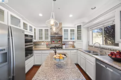 33011 Carrara Ter, Union City, CA 94587 - Photo 7