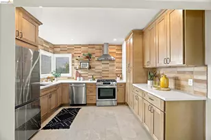 6027 Buena Ventura Ave, Oakland, CA 94605 - Photo 15
