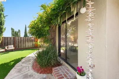 5991 Skyfarm Dr, Castro Valley, CA 94552 - Photo 23