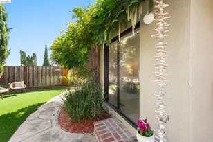 5991 Skyfarm Dr, Castro Valley, CA 94552 - Photo 23