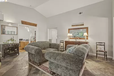 5121 Tehachapi Way, Antioch, CA 94531 - Photo 9