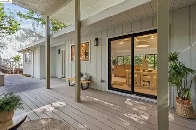 7101 Pinehaven Rd, Oakland, CA 94611 - Photo 19