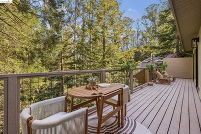 7101 Pinehaven Rd, Oakland, CA 94611 - Photo 25