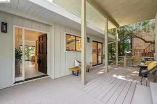7101 Pinehaven Rd, Oakland, CA 94611 - Photo 3