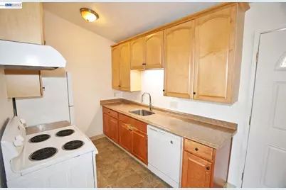21379 Gary Dr #14, Hayward, CA 94546 - Photo 5