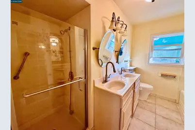 477 10th St, Pittsburg, CA 94565 - Photo 33