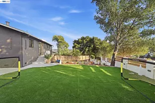 2843 Jennifer Dr, Castro Valley, CA 94546 - Photo 77