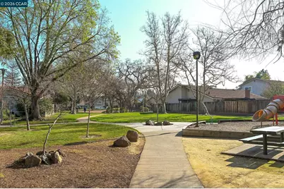 4485 Clear Creek Ct, Concord, CA 94521 - Photo 35