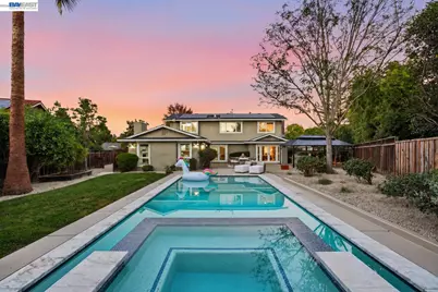 829 Stonehaven Dr, Walnut Creek, CA 94598 - Photo 1