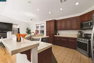 2046 Northfield Dr, Santa Rosa, CA 95403 - Photo 17