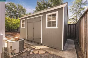 2046 Northfield Dr, Santa Rosa, CA 95403 - Photo 35