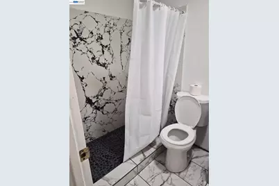 409 Worth St, Oakland, CA 94603 - Photo 15