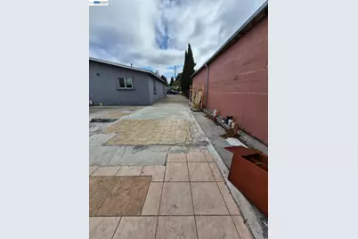 409 Worth St, Oakland, CA 94603 - Photo 3