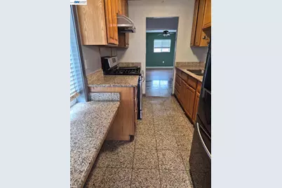 409 Worth St, Oakland, CA 94603 - Photo 17