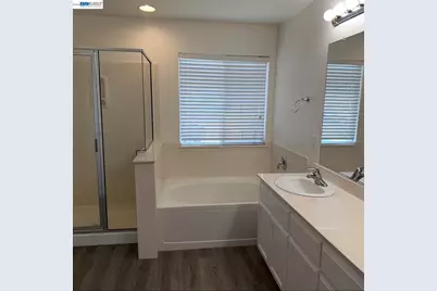 9609 Flame Tokay Way, Elk Grove, CA 95624 - Photo 9