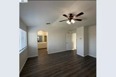 9609 Flame Tokay Way, Elk Grove, CA 95624 - Photo 7