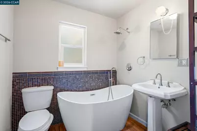 4911 76th St, Sacramento, CA 95820 - Photo 15