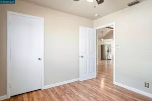 4911 76th St, Sacramento, CA 95820 - Photo 19