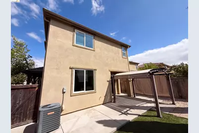 2491 Chuck Hammond Dr, Fairfield, CA 94533 - Photo 5