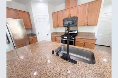 2491 Chuck Hammond Dr, Fairfield, CA 94533 - Photo 27
