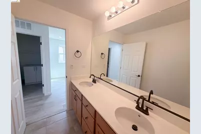 2491 Chuck Hammond Dr, Fairfield, CA 94533 - Photo 13