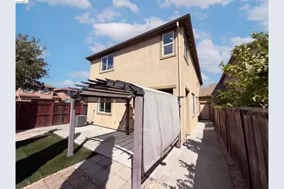 2491 Chuck Hammond Dr, Fairfield, CA 94533 - Photo 7