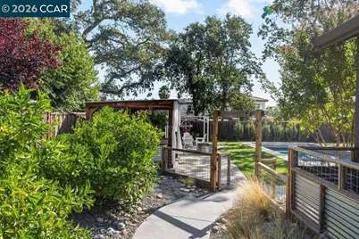 1122 Juanita Dr, Lafayette, CA 94595 - Photo 31