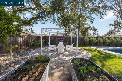 1122 Juanita Dr, Lafayette, CA 94595 - Photo 37