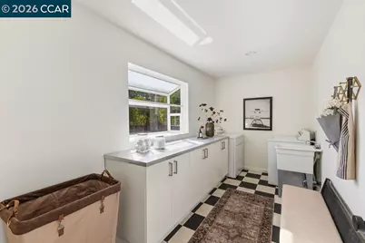 1122 Juanita Dr, Lafayette, CA 94595 - Photo 27