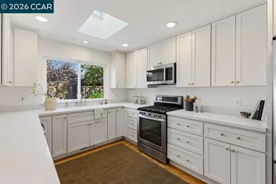 1122 Juanita Dr, Lafayette, CA 94595 - Photo 15