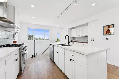 2444 Renwick St, Oakland, CA 94601 - Photo 19