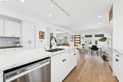2444 Renwick St, Oakland, CA 94601 - Photo 21
