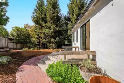 16133 Berkshire Dr, Castro Valley, CA 94578 - Photo 37