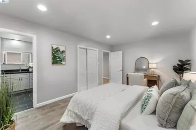 2624 Lakeview Dr, San Leandro, CA 94577 - Photo 19