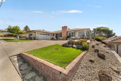 2624 Lakeview Dr, San Leandro, CA 94577 - Photo 1