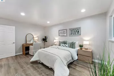 2624 Lakeview Dr, San Leandro, CA 94577 - Photo 9