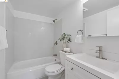 2138 Pacific Ave, Alameda, CA 94501 - Photo 49