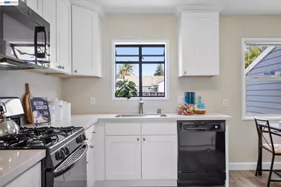 1220 Gilmore Dr, San Leandro, CA 94577 - Photo 13