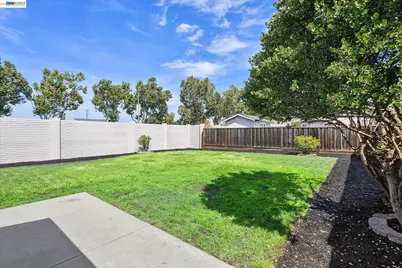 1220 Gilmore Dr, San Leandro, CA 94577 - Photo 29