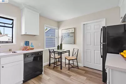 1220 Gilmore Dr, San Leandro, CA 94577 - Photo 17