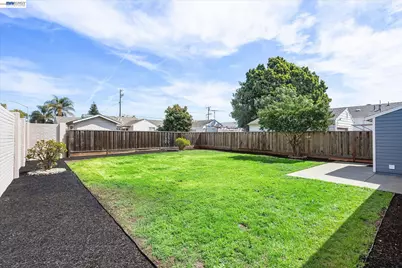 1220 Gilmore Dr, San Leandro, CA 94577 - Photo 31