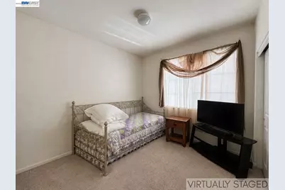 9736 Dynasty Way, Elk Grove, CA 95624 - Photo 11