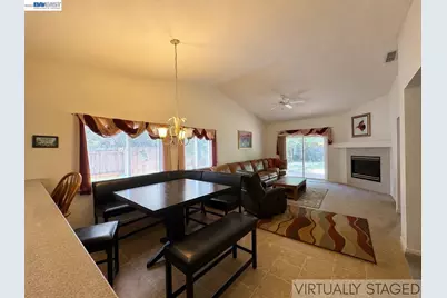 9736 Dynasty Way, Elk Grove, CA 95624 - Photo 5