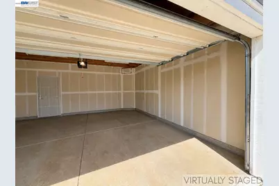 9736 Dynasty Way, Elk Grove, CA 95624 - Photo 15