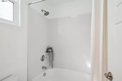 2060 Hibbard St, Alameda, CA 94501 - Photo 33