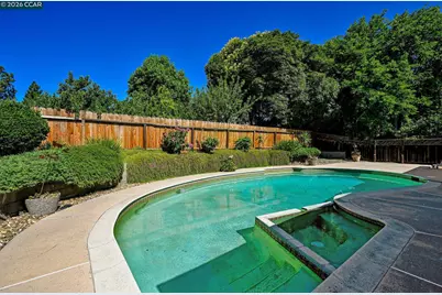 1284 Pinecrest Dr, Concord, CA 94521 - Photo 25