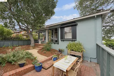 2437 Damuth St, Oakland, CA 94602 - Photo 5
