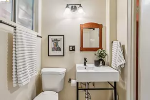 456 Stow Ave, Oakland, CA 94606 - Photo 23
