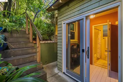 456 Stow Ave, Oakland, CA 94606 - Photo 25